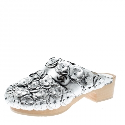 Pre Owned Chanel Metallic Silver Camellia Embellished CC Lock Wooden Clogs Size 38