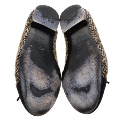 Pre Owned حذاء فلات باليه شانيل فيونكة CC قماش تويد لونين مقاس 38.5