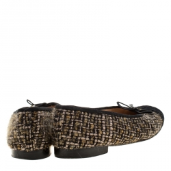 Pre Owned حذاء فلات باليه شانيل فيونكة CC قماش تويد لونين مقاس 38.5