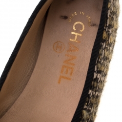 Pre Owned حذاء فلات باليه شانيل فيونكة CC قماش تويد لونين مقاس 38.5