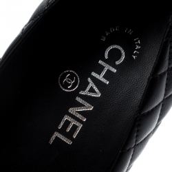 مملوكة مسبقًا Chanel Black Quilted Leather CC Cap Toe Pumps Size 39.5
