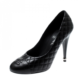 مملوكة مسبقًا Chanel Black Quilted Leather CC Cap Toe Pumps Size 39.5
