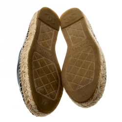 مملوكة مسبقًا Chanel Blue/Black Leather CC Cap Toe Espadrilles Size 37