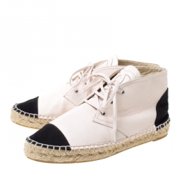 مملوكة مسبقًا حذاء رياضي شانيل مقدمة سوداء CC اسبادريل جلد بيج و كانفاس أسود مقاس 38