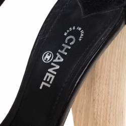 Pre Owned صندل  شانيل نعل سميك سيور T شعار CC جلد أسود مقاس 38.5