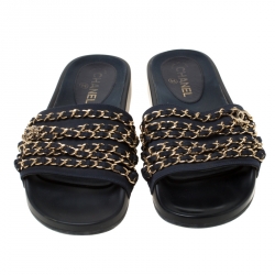 Pre Owned صندل سلايد شانيل قماش أزرق بسلسلة مزينة مارين سليب أون مقاس 40