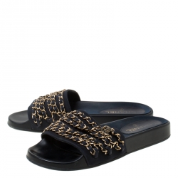 Pre Owned صندل سلايد شانيل قماش أزرق بسلسلة مزينة مارين سليب أون مقاس 40