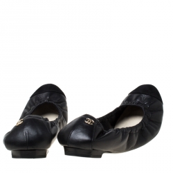 Chanel Black Leather And Suede Cap Toe Scrunch Ballet Flats Size 37
