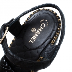مملوكة مسبقًا Chanel Black Quilted Leather Wedge Platform Sandals Size 38