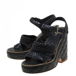 مملوكة مسبقًا Chanel Black Quilted Leather Wedge Platform Sandals Size 38