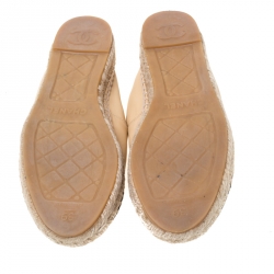 Pre Owned Chanel Beige/Black Leather CC Cap Toe Espadrilles Size 39