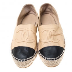 Pre Owned Chanel Beige/Black Leather CC Cap Toe Espadrilles Size 39