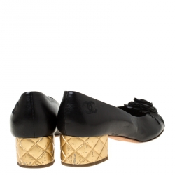 مملوكة مسبقًا Chanel Black/Gold Camelia Cap Toe Leather Quilted Heel Pumps Size 39.5