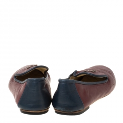 مملوكة مسبقًا حذاء لوفرز شانيل CC سليب أون جلد عنابي مقاس 36