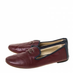 مملوكة مسبقًا حذاء لوفرز شانيل CC سليب أون جلد عنابي مقاس 36