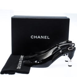 Pre Owned صندل شانيل مقدمة سوداء فتحة كعب جلد لامع أسود مقاس 41
