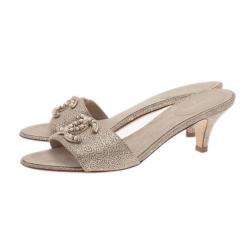Pre Owned Chanel Gold Leather Pearl CC Slides Size 38.5