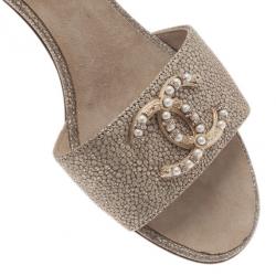 Pre Owned Chanel Gold Leather Pearl CC Slides Size 38.5