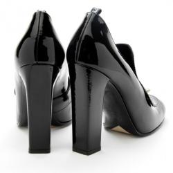 مملوكة مسبقًا Chanel Black Patent Moccasin Loafer Pumps Size 41