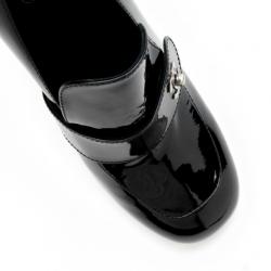 مملوكة مسبقًا Chanel Black Patent Moccasin Loafer Pumps Size 41