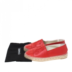 Pre Owned Chanel Red Leather CC Cap Toe Loafers Size 35 