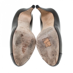 مملوكة مسبقًا Chanel Olive Green And Black Leather CC Cap Toe Platform Pumps Size 37.5