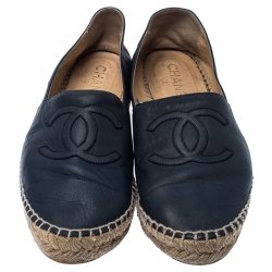 مملوكة مسبقًا Chanel Navy Blue Leather CC Espadrilles Size 39