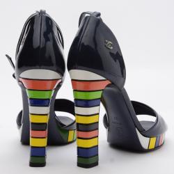 مملوكة مسبقًا Chanel Teal Pearlized Patent Calf Sandals With Multicolor Laquered Platform Heels Size 37