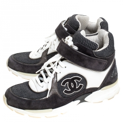 Pre Owned حذاء رياضي شانيل مرتفع من أعلى أربطة قماش وجلد أزرق مقاس 40