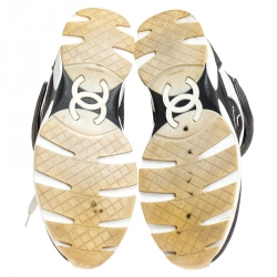 Pre Owned حذاء رياضي شانيل مرتفع من أعلى أربطة قماش وجلد أزرق مقاس 40