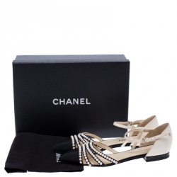  Chanel Black/Beige Canvas and Leather Faux Pearl Paris Rome Flat Sandals Size 39