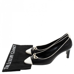 مملوكة مسبقًا حذاء كعب عالي شانيل غطاء مقدمة CC جلد أبيض/اسود مقاس 38