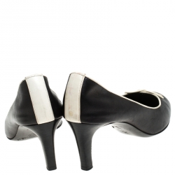 مملوكة مسبقًا حذاء كعب عالي شانيل غطاء مقدمة CC جلد أبيض/اسود مقاس 38