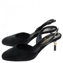 مملوكة مسبقًا Chanel Black Canvas And Leather CC Slingback Sandals Size 39.5