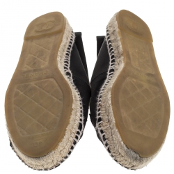 مملوكة مسبقًا حذاء لوفرز شانيل إسبادريلز CC كانفاس وساتان أسود مقاس 40