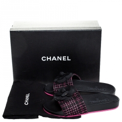 Pre Owned صندل سلايد شانيل سليب أون مزين زهرة كاميليا تويد أسود و وردي مقاس 36