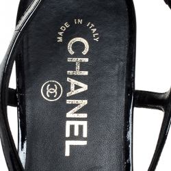 Chanel Black/White Leather CC Camellia Flat Thong Sandals Size 38