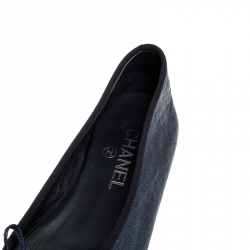 Pre Owned Chanel Navy Blue Leather Bow CC Cap Toe Flats Size 38