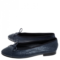 Pre Owned Chanel Navy Blue Leather Bow CC Cap Toe Flats Size 38