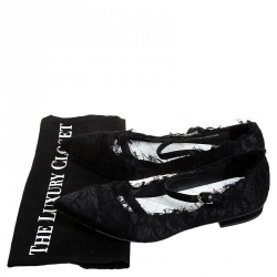 مملوكة مسبقًا Chanel Black Lace Pointed Toe Ballet Flats Size 38.5