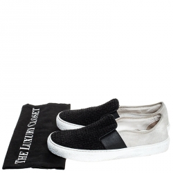 Pre Owned حذاء رياضي شانيل سليب أون سويدي وتويد أبيض/ أسود مقاس 38.5