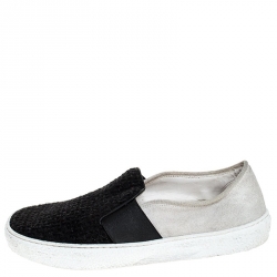 Pre Owned حذاء رياضي شانيل سليب أون سويدي وتويد أبيض/ أسود مقاس 38.5