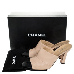 مملوكة مسبقًا Chanel Beige/Black Leather Cap Toe Mules Size 40