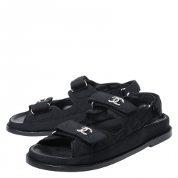 مملوكة مسبقًا صندل شانيل فلات فلكرو CC جلد مبطن بيج مقاس 36.5