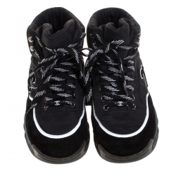 مملوكة مسبقًا Chanel Black Fabric And Suede CC Lace Up Sneakers Size 36