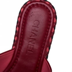 مملوكة مسبقًا حذاء سلايد شانيل فلات CC متعاكس حافة مضفرة جلد أحمر مقاس 38