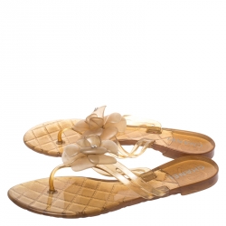 مملوكة مسبقًا Chanel Light Yellow Jelly Camellia Thong Flat Sandals Size 38