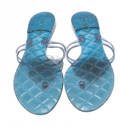 Pre Owned صندل شانيل فلات بإصبع جيلي كاميليا غليتر أزرق مقاس 39