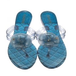 Pre Owned صندل شانيل فلات بإصبع جيلي كاميليا غليتر أزرق مقاس 39