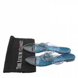 Pre Owned صندل شانيل فلات بإصبع جيلي كاميليا غليتر أزرق مقاس 39